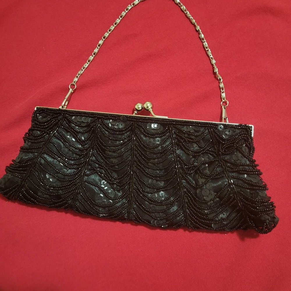 Black clutch